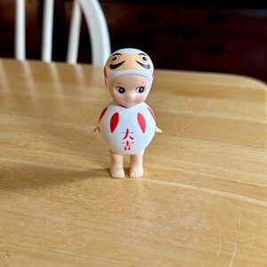 *RARE* White Daruma Sonny Angel